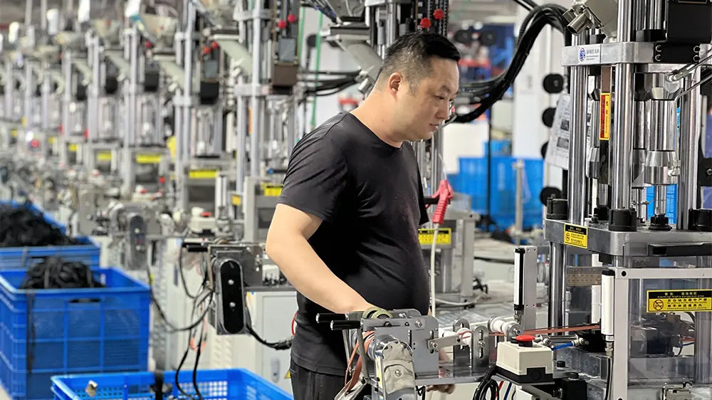 Blixtlåsjätten omkonfigurerar det industriella ekosystemet med teknik