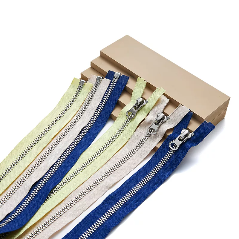 Blixtlås i återvunnen metall